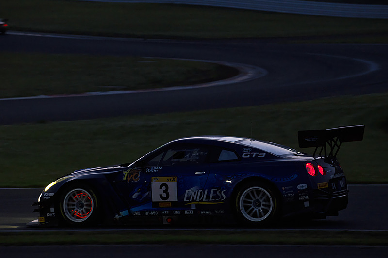 一時的に先頭の座を譲ったものの、再びトップを取り戻した3号車「ENDLESS GT-R」