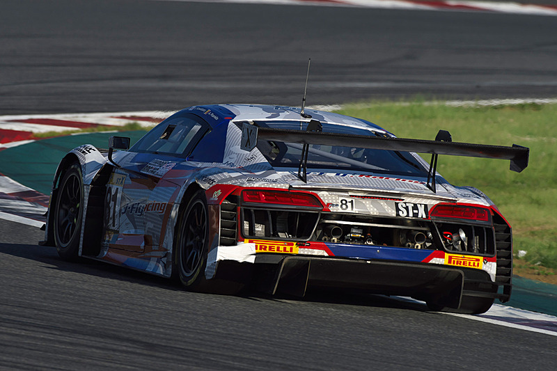 81号車「J-Fly Racing R8」がST-Xクラス2番手につける