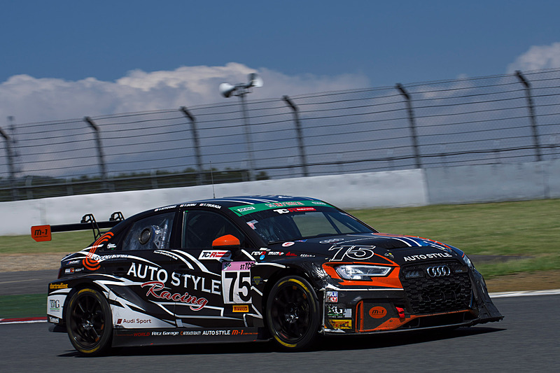 ST-TCRクラス優勝の75号車「m-1 CARFACTORY RS3 LMS」