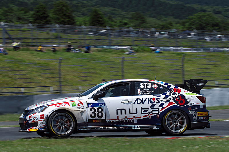 ST-3クラス3位の38号車「muta Racing ADVICS IS 350 TWS」