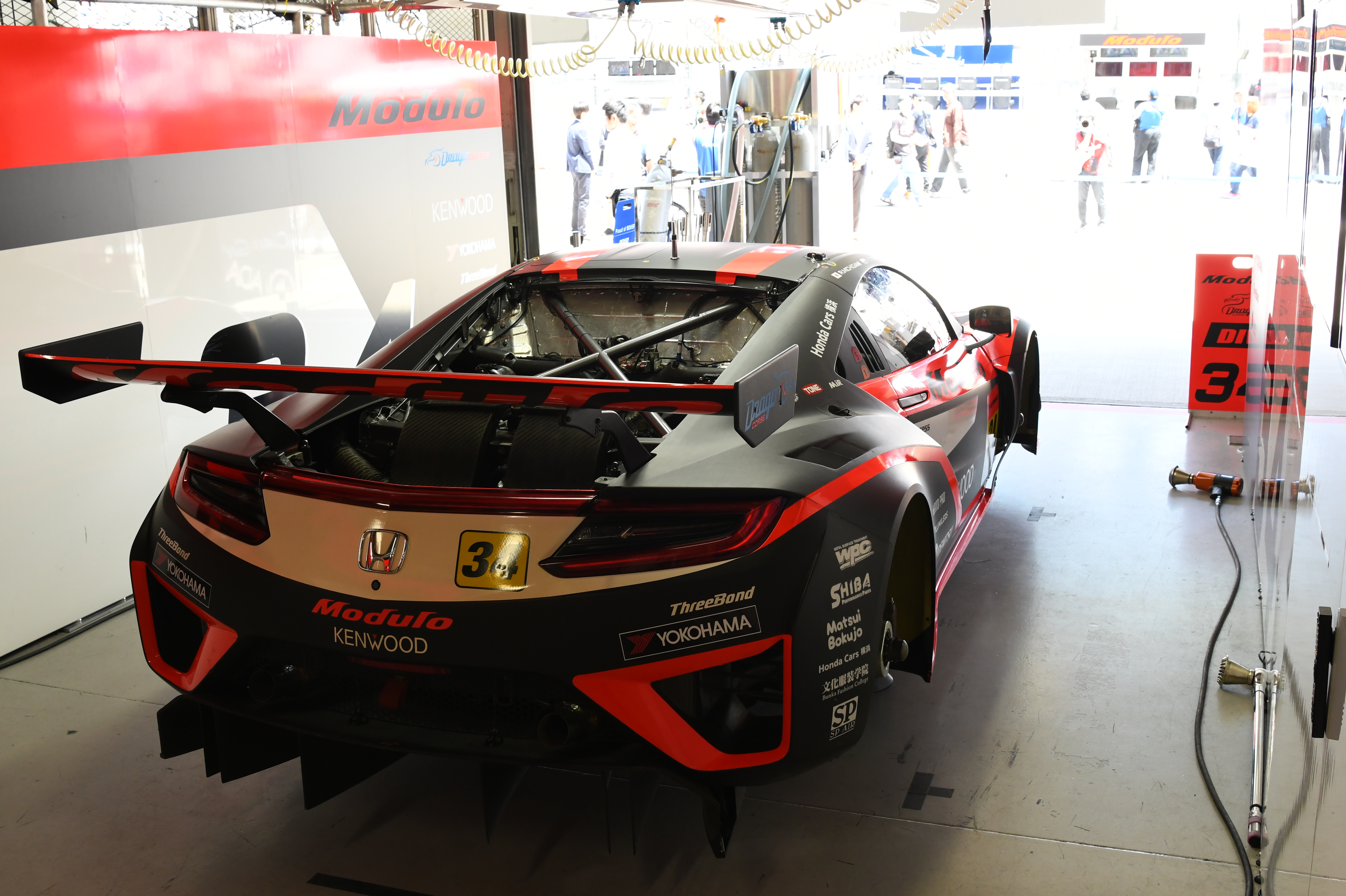 【D850オリジナル画像】AF-S NIKKOR 24-70mm f/2.8E ED VR<br>24mm 1/60sec f6.3 ISO640 －0.3補正 ホワイトバランス：自然光オート ピクチャーコントロール：オート アクティブD-ライティング：OFF 高感度ノイズ低減：標準 DXクロップ使用 サイレント撮影モード1にて撮影（鈴鹿サーキット）