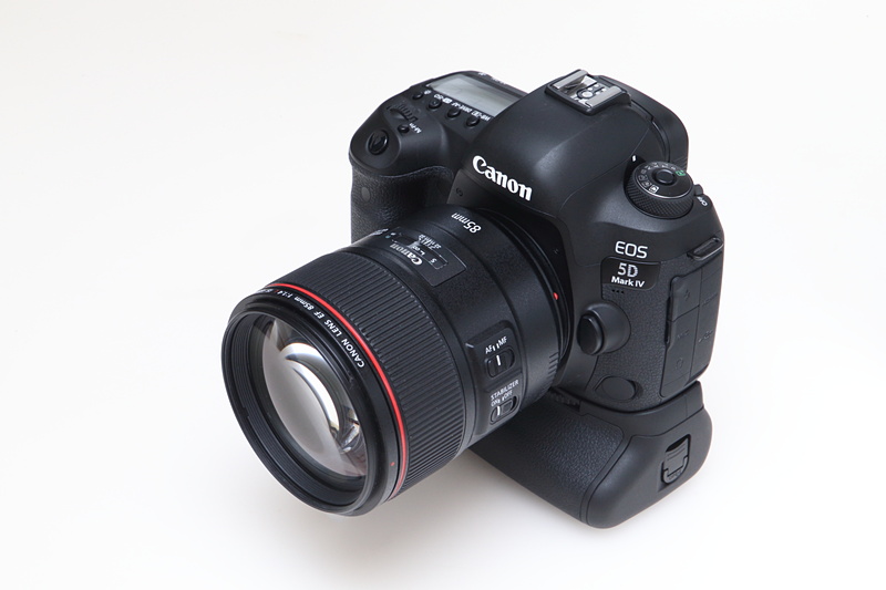 「EF85mm F1.4L IS USM」は「EOS 5D Mark IV」と組み合わせて使用しました