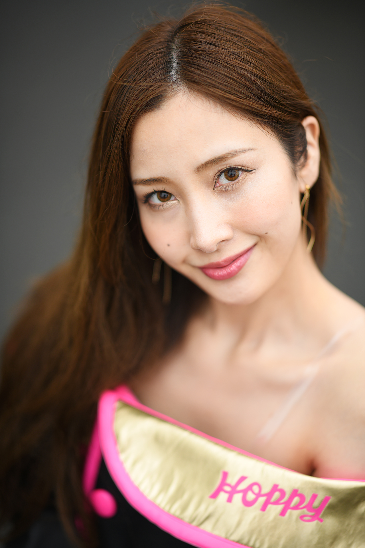 目元の描写や口元、髪の毛のボケ味など、どこをとっても満足のいく仕上がりでした