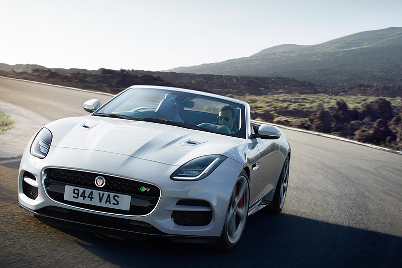 「Fタイプ コンバーチブル」