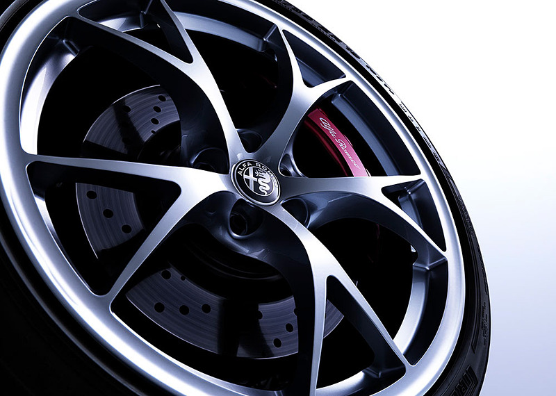 19インチ鍛造ホイール（シルバー仕上げ）