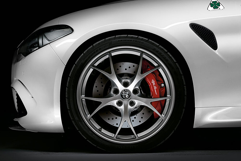 19インチ鍛造ホイール（シルバー仕上げ）