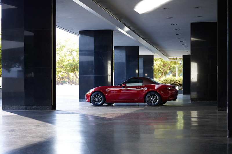 ソフトトップモデルのロードスター