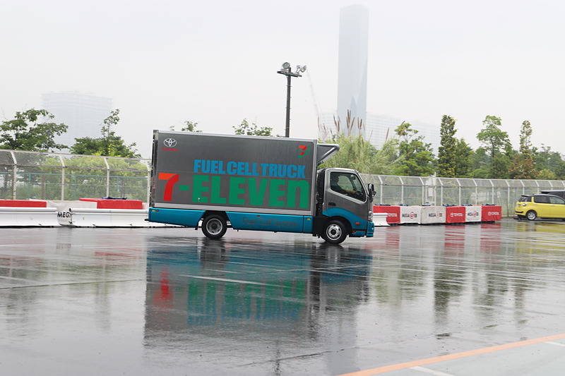 FC小型トラックがライドワン内でデモンストレーション走行を実施