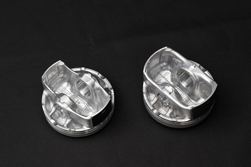 SKYACTIV-G 2.0で採用する、スカート部を極限まで小さくするなど27gの軽量化を達成したピストン