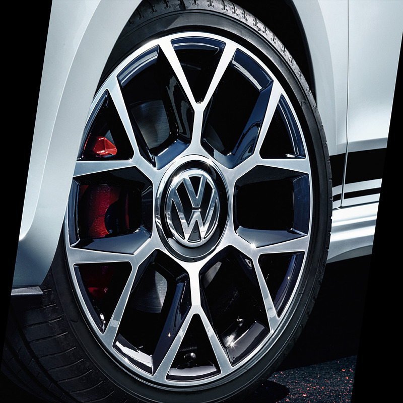 専用17インチアルミホイール/レッドブレーキキャリパー