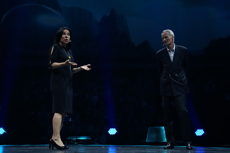 仏ミシュランCEOのジャン=ドミニク・スナール氏とモントリオール市長 ヴァレリー・プラント氏も登壇したオープニングセレモニー