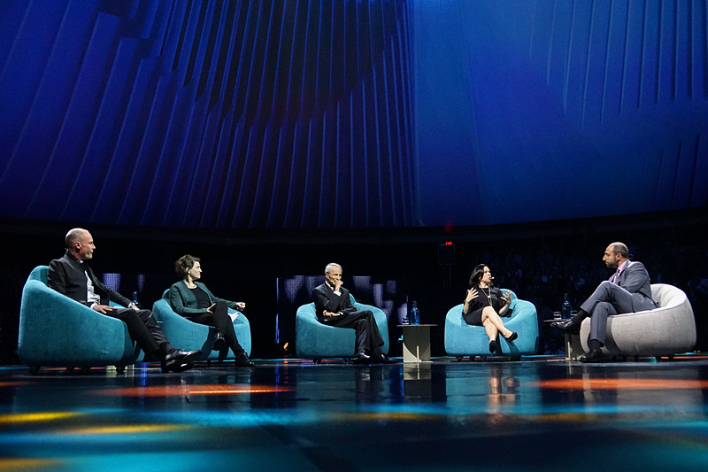 仏ミシュランCEOのジャン=ドミニク・スナール氏とモントリオール市長 ヴァレリー・プラント氏も登壇したオープニングセレモニー