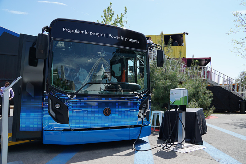 バッテリーの交換が可能なEVバス