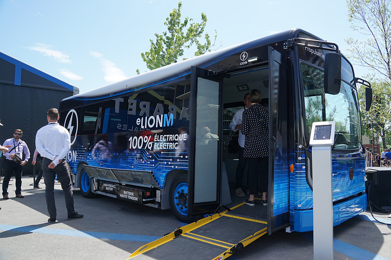 バッテリーの交換が可能なEVバス