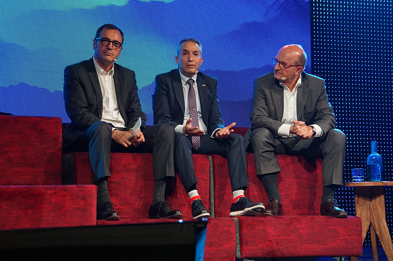 代替エネルギーに関するセッションでは、日産ノースアメリカ社長のDenis Le Vot氏やアウディのPeter F. Tropschuh氏らも登壇した