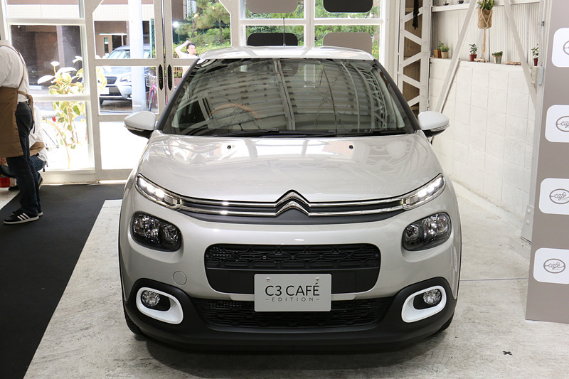 「サーブル」のボディカラーでは、ルーフが「ブランオパール」となる