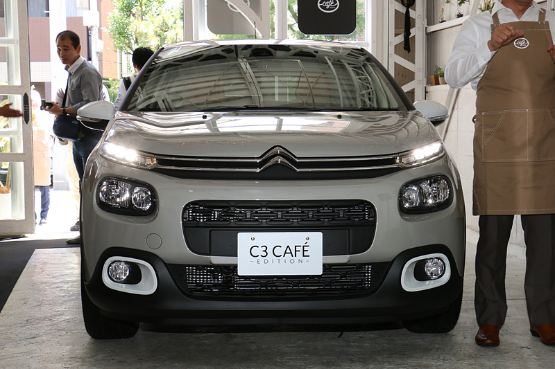 「サーブル」のボディカラーでは、ルーフが「ブランオパール」となる