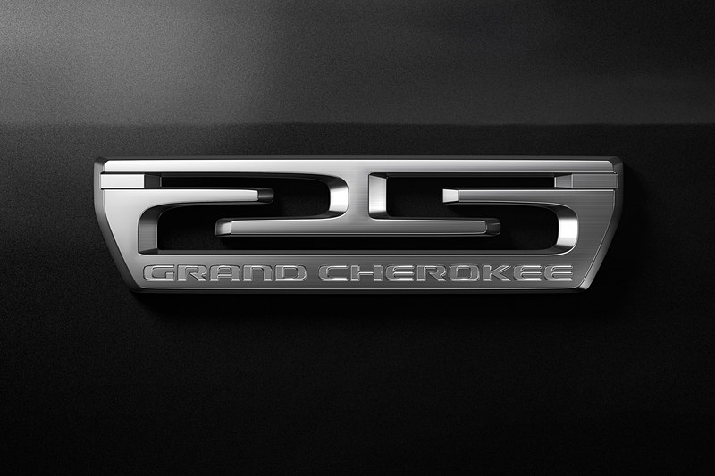 25周年記念バッヂをリアゲート右下に装着