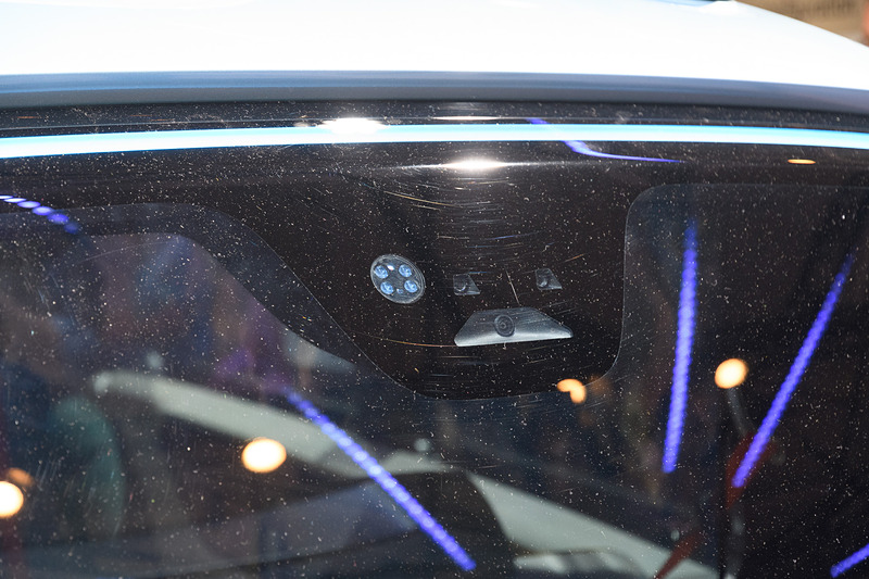 自動運転車のため、各種センサーを搭載