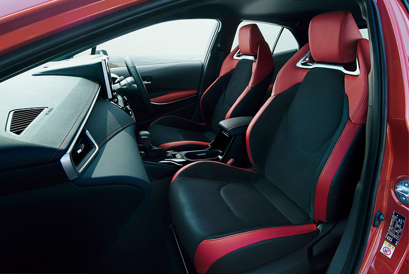 HYBRID G“Z”（内装色：センシャルレッド）