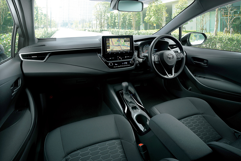 G“X”（内装色：ブラック）