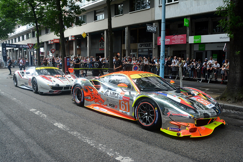 LMGTE-Amクラス 61号車（CLEARWATER RACING）と70号車（MR RACING）のフェラーリ 488 GTE