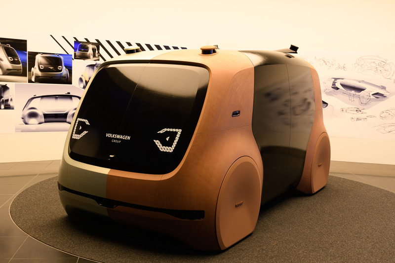 完全自動運転EV「SEDRIC（セドリック）」。グループの自動運転車のコンセプトを具現化したもの