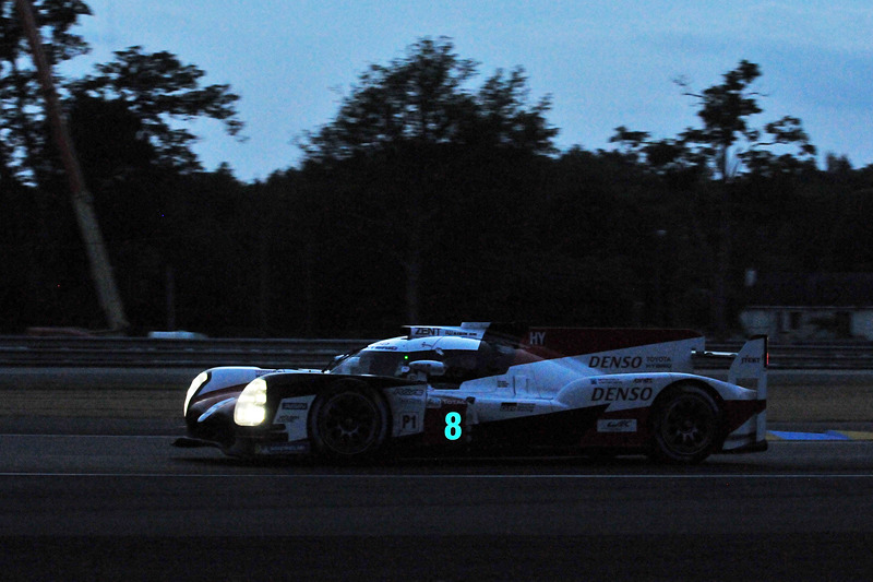 暫定ポールの8号車 トヨタ TS050-ハイブリッド（セバスチャン・ブエミ/フェルナンド・アロンソ/中嶋一貴組 MI）