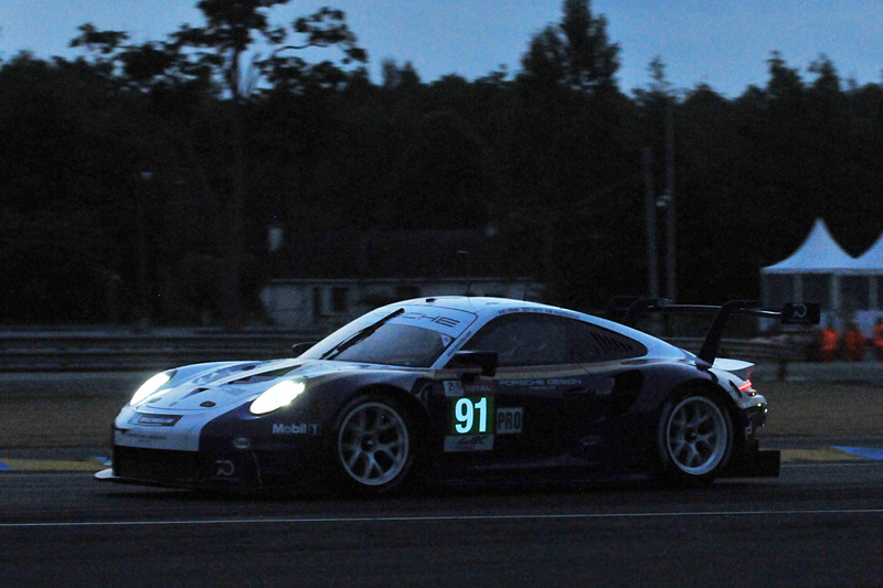 LMGTE-PROクラスで暫定ポールを獲得した91号車 ポルシェ 911 RSR（リヒャルト・リエツ/ジャンマリア・ブルーニ/フレデリック・マコヴィッキー組 MI）