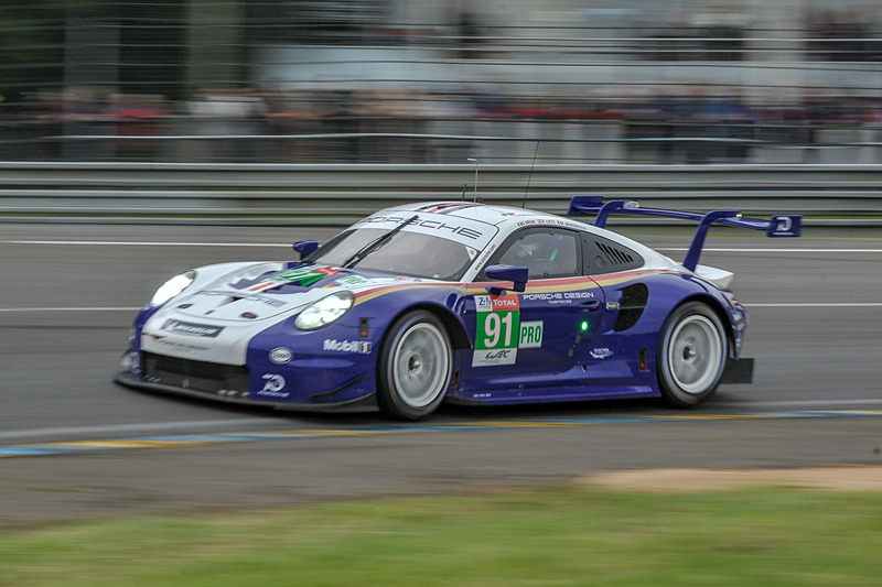 LMGTE-PROクラストップの91号車 ポルシェ 911 RSR（リヒャルト・リエツ/ジャンマリア・ブルーニ/フレデリック・マコヴィッキー組、MI）