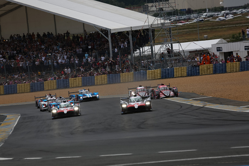 1号車 レベリオン R13-ギブソンがコースアウト