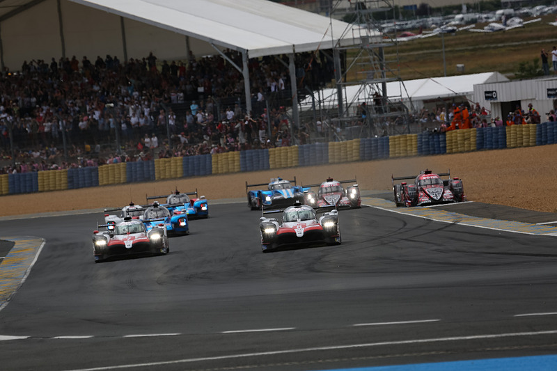 1号車 レベリオン R13-ギブソンがコースアウト