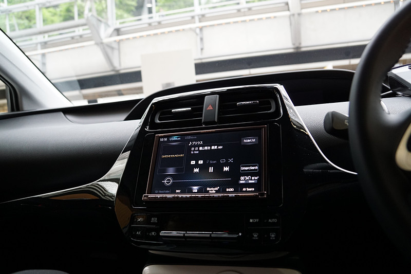 プリウスはヘッドユニットの交換のみで試聴体験