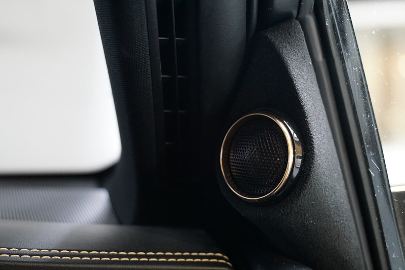 ヘッドユニット、スピーカー、サブウーハーに、それぞれハイレゾ音源に対応したシステムを搭載