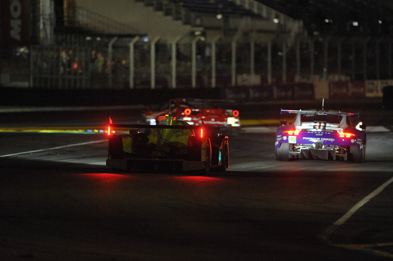 夜の戦いの後、明け方の戦いが始まった