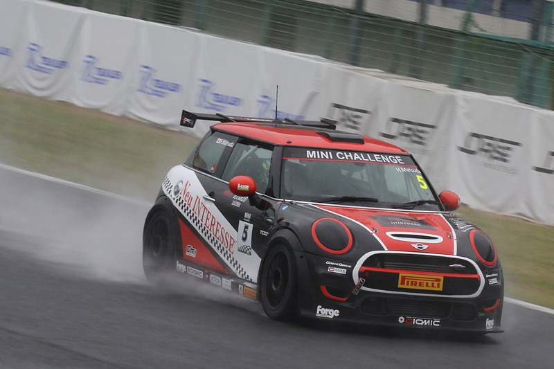 今後のスケジュールとしては7月28日～29日に岡山国際サーキットで第4戦/第5戦が、8月26日にスポーツランドSUGOで第6戦/第7戦が、12月8日～9日に富士スピードウェイで第8戦が行なわれる予定。レースに興味のある方やMINI好きは参戦＆観戦してみてはいかがだろうか？