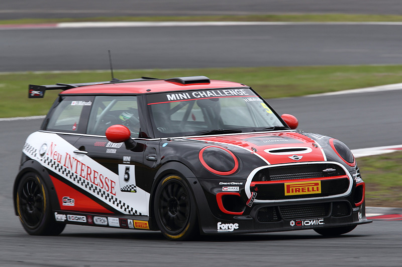 開幕戦での予選の様子