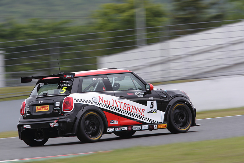 開幕戦での予選の様子