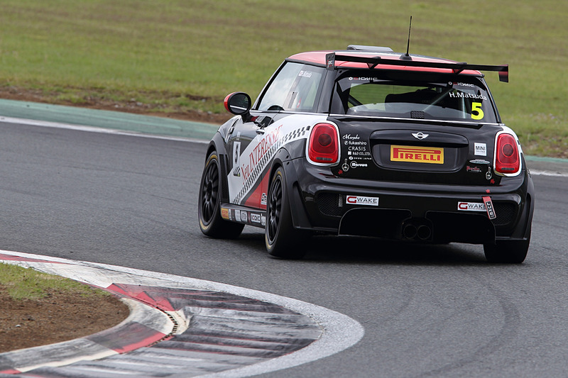 開幕戦での予選の様子