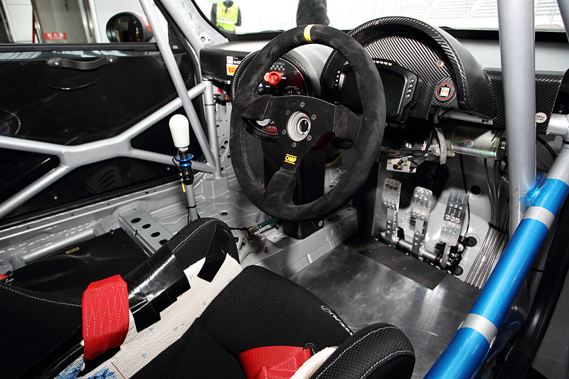 レーシングマシン然としたインテリア