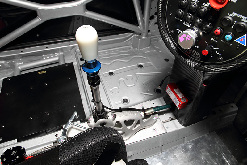 レーシングマシン然としたインテリア