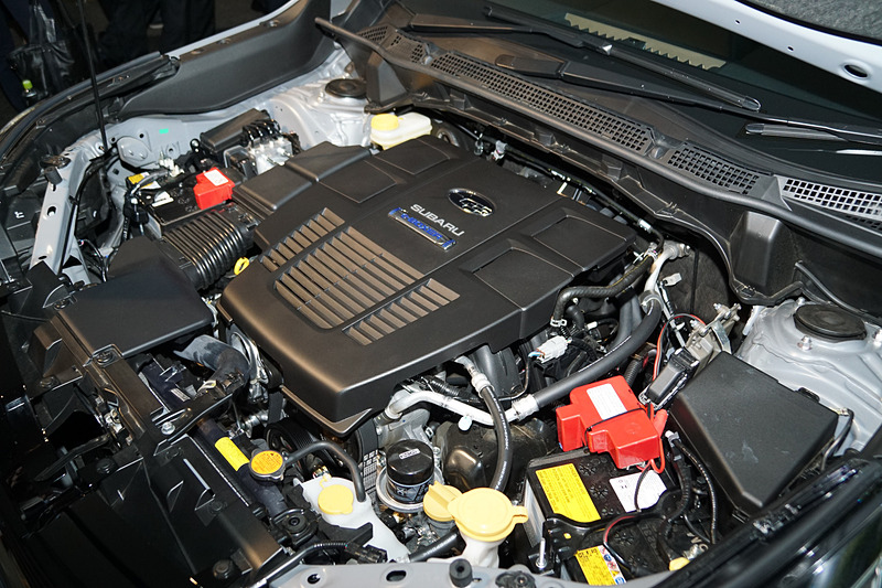水平対向4気筒DOHC 2.0リッター直噴エンジン＋モーターの「e-BOXER」