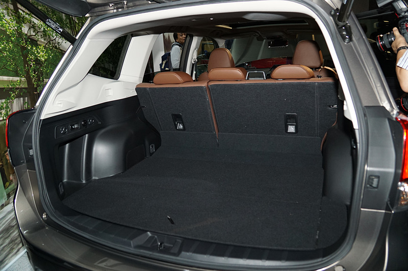 「Advance」のラゲッジスペース