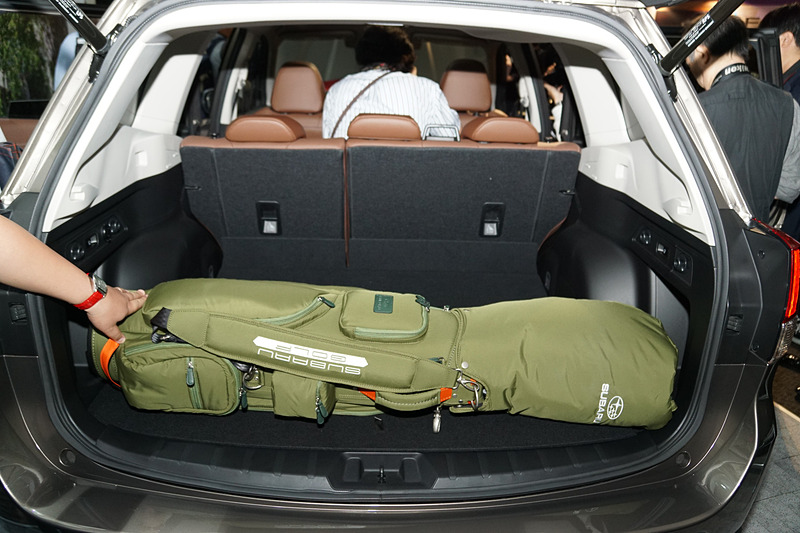 「Advance」のラゲッジスペース