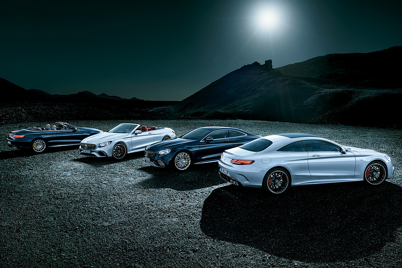 新型の「Sクラス カブリオレ」（左）と「Sクラス クーペ」（右）