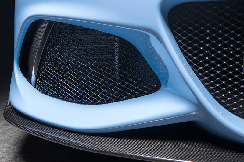 フロントクラムパネルに追加された「エアカーテン」がフロントホイール開口部に空気を効率よく送り、ホイールの回転によるタービュランスを低減