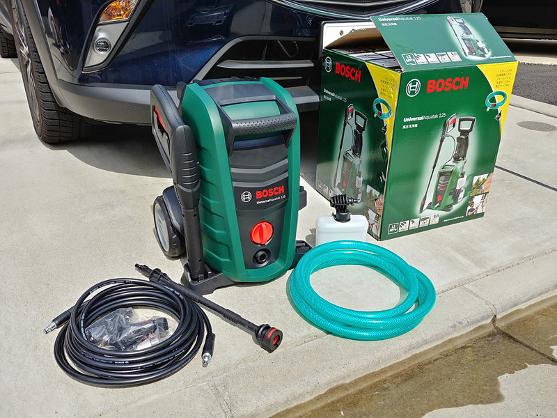 パッケージ内容。ひと通りの付属品が揃っていて洗車などにすぐ使える