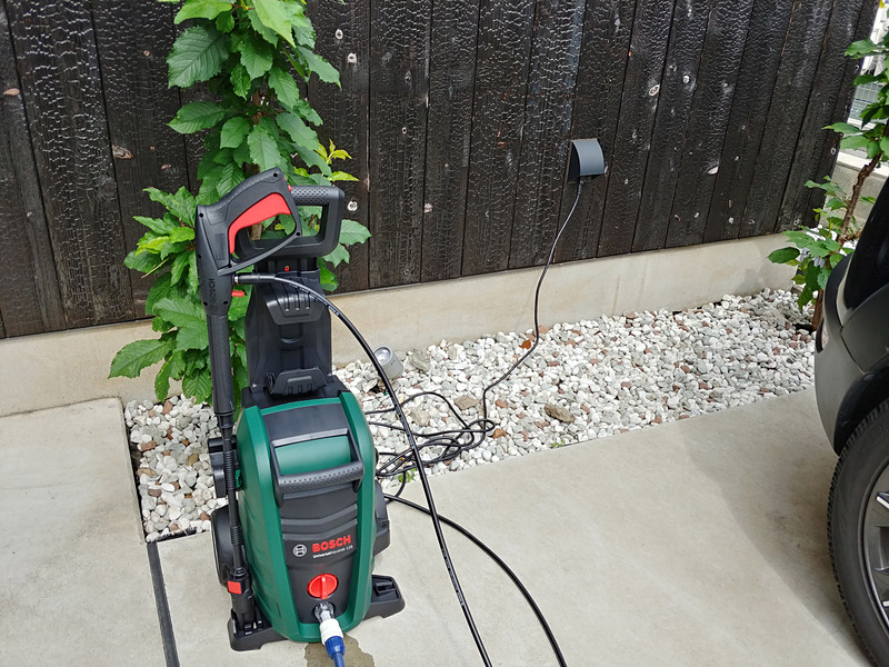 電源ケーブルも接続して準備完了