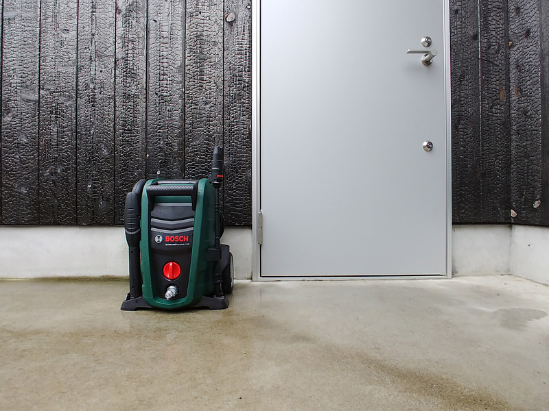 使用後はこんな風にケーブル、ホース類を収納してコンパクトに片付けられる