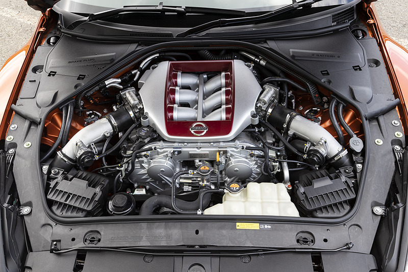 最高出力419kW（570PS）/6800rpm、最大トルク637N･m（65.0kgf･m）/3300-5800rpmを発生するV型6気筒DOHC 3.8リッターツインターボエンジンを搭載。トランスミッションに6速DCTを組み合わせ、4輪を駆動する